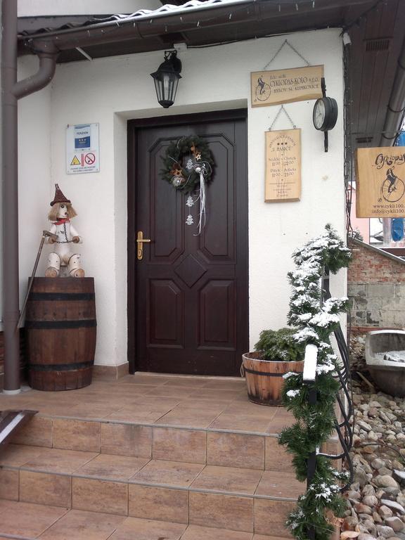 Restaurace A Penzion U Hasicu Klimkovice Екстер'єр фото